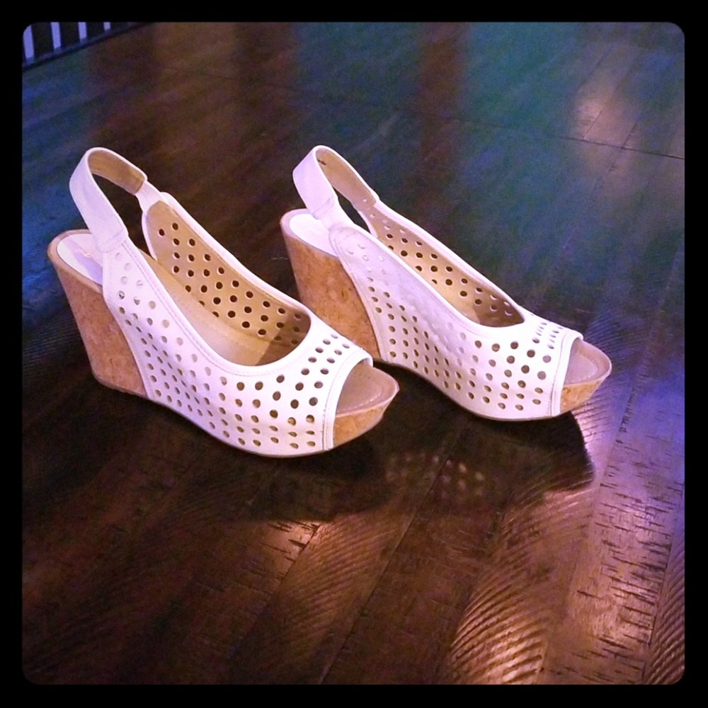 Kenneth Cole wedged shoes